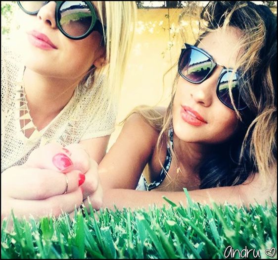 △▼ ❥ : Nu. dar cum o să te porți? O să-i lași să fie obraznici și să-și facă de cap? :)) @Ely [cl - Epii 24 _ Last friday night