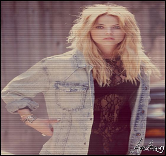 △▼ ❥ : Eeee păi depinde și de buget ;P Și dacă iei de-alea îți permiți să le iei [cl - Epii 24 _ Last friday night