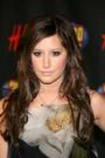 zooper:* - versuri ashley tisdale