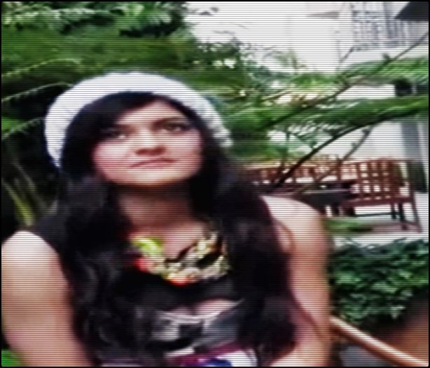 ♚ .nɘɘυp ♔ .[cl]poti sa vorbesti cu doamna aia care nu merita numita mama , dad ? Tocmai m`am certat; cu ea si e a 2`a oara cand practic ma face c;;va pt ca am locuit in italia..ea zice ca doar intreaba da stii modu ei de a pune intrebariile ..[#isi sterge lacrimile, zambeste . ma bucur ca esti aici
