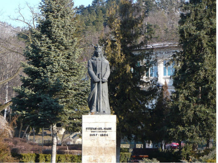 STATUIA LUI STEFAN CEL MARE PIATRA NEAMT