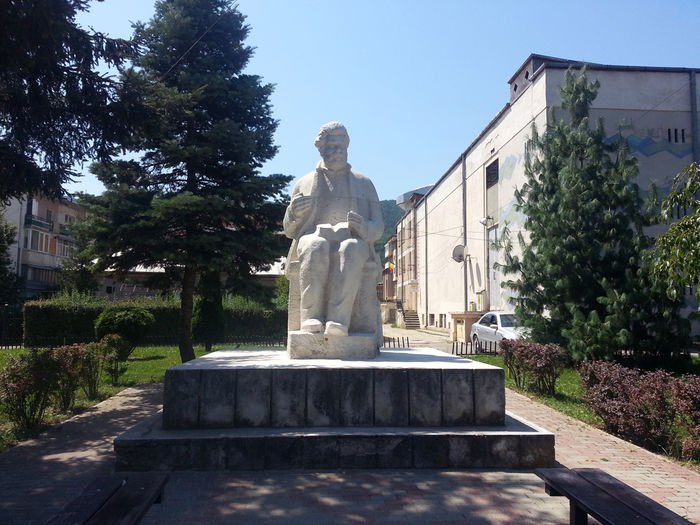 STATUIA LUI ION CREANGA