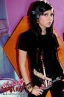 10205377_VLVUFZTKW - hannah beth