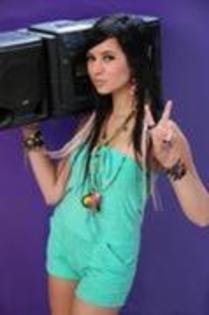 10205495_GPAJMYDOM - hannah beth