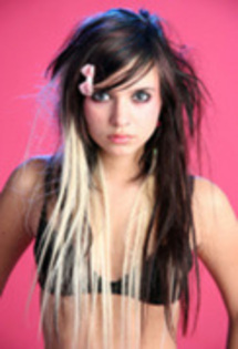 10205584_MRDLWUAKE - hannah beth