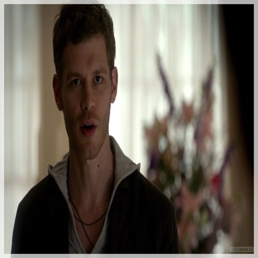 █ ▄→ nu suport dezordinea, ai umplut casa de cioburi -îi trage un dos de palmă puternic- -zoe-