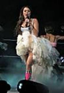 miley-cyrus_COM-wonderwolrdtour-portland2009sep14-013 - club Miley