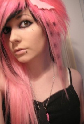 19-pink-hair-charlotte-destiny