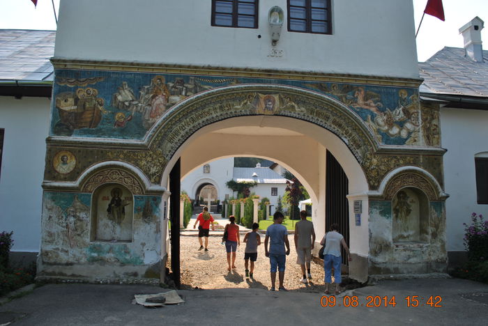 DSC_0196 - 2014 August 9 - la Caciulata cu socrii