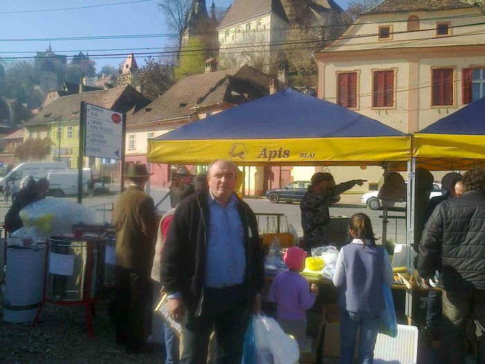 eu la targ - targ apiclol Sighisoara