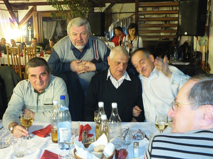Baietzi de .. baietzi, traiasca ! Baietzi de .. baietzi, traiasca !
