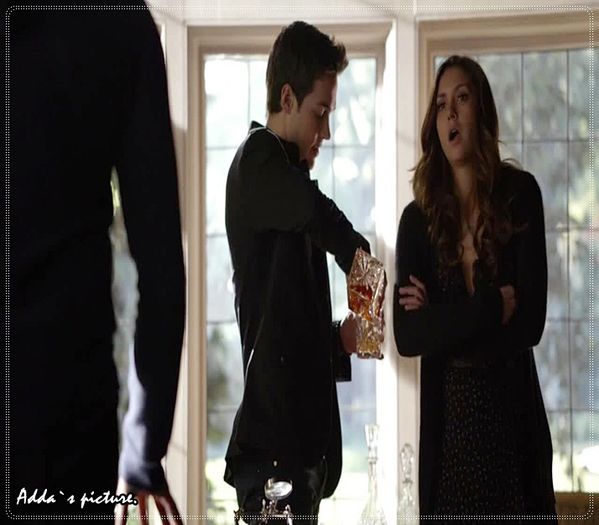 》clk  Salut liceanule... ce faci?+ Ce a facut? :| *ii lasa mesaj vocal lu caro :(* #Fane.; Nu intreb ce faci acolo... Dar totusi ce mai faci tu ? *rade* #Tatia.
