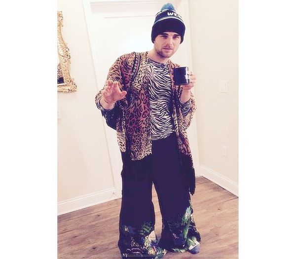 ;; clk *se duce si o descalta; o gadila in talpa* Si mai e si; vio;;;;lator...pardon violonist=))))#Tatia.
