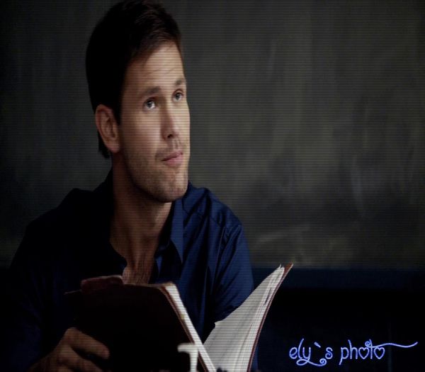 .•*´♥`*•. Eu nu practic sporturi cu mana dreapta pt ca fac febra musculara cl; iar cu stanga imi era prea lene ca sa incerc #viio
