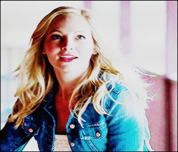 ♚ .nɘɘυp ♔ . [# se uita la ei si o bufneste rasu , bea din sticla da scuipa de la ras .