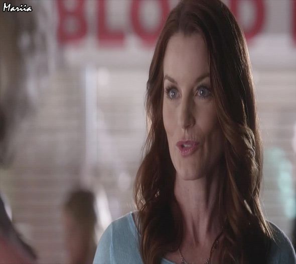 ;CL Nu-l mai am daca te intereseaza . Si lasa-ma pana nu te acuz de agresare psihica ! #doru; Eh... *se aseaza langa ea si bea:-?* #chloe
