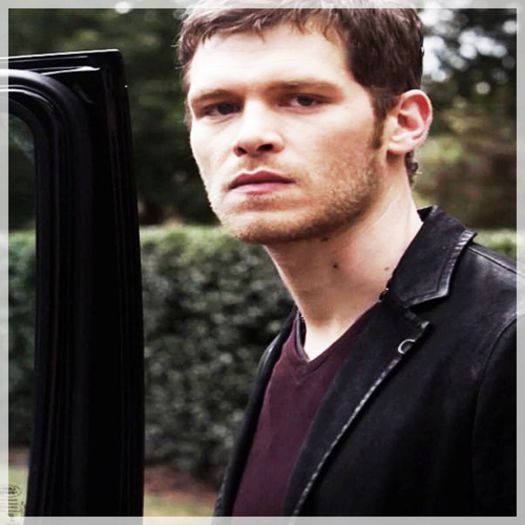 █ ▄→ -dă cu picioarele în continuare şi ţipă- unde e caroline????