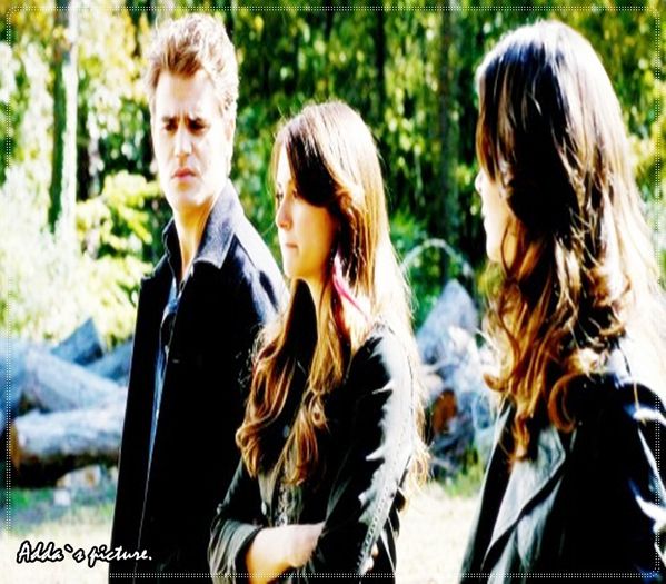 》*se sprijina de un perete si se uita la ei*=))