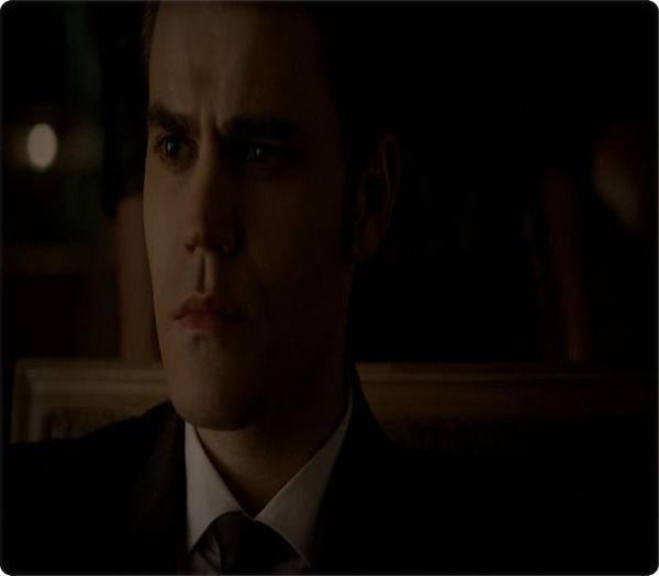 ; Buna vtm #Ilie + Ce facem si noi ? #all + *arunca vodka pe ea* Nu mai sta asa;< #elena