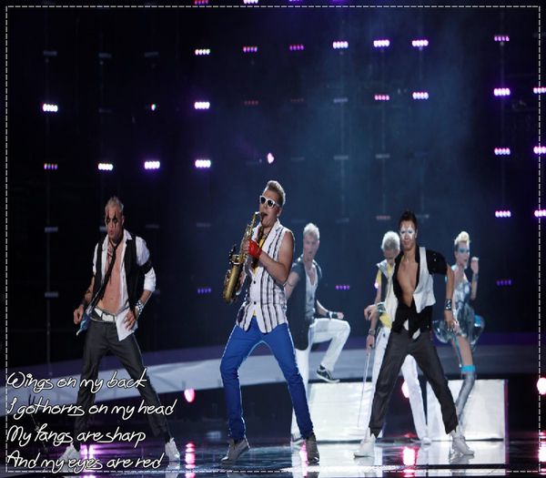 asta este pentru tine. ¤îi face cu ochiul şi bagă un solo valoare¤