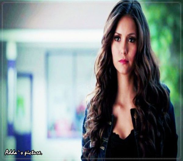 》*rade* Ce mi-ai adus? *ii face semn sa vina la canapea; se aseaza*