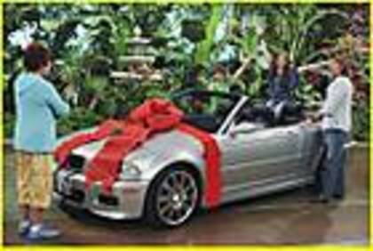 miley-cyrus_COM-hannahmontana-season3-e75-stills07