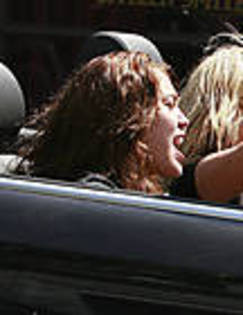 miley-cyrus_COM-hollywood2009aug24-004