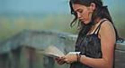 miley-cyrus_com-lastsongstills-0014