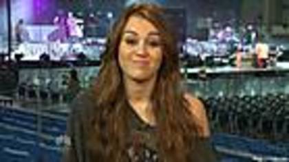 miley-cyrus_COM-leno2009sep16-121