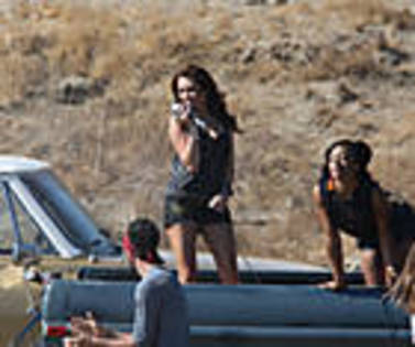 miley-cyrus_COM-partyintheusa-2009sep11-004