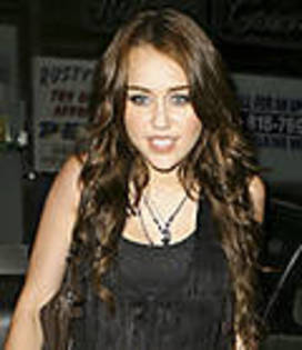 miley-cyrus_COM-studiocity2009aug25-010