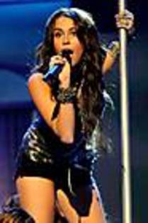 miley-cyrus_COM-teenchoiceawards2009-party068 - aproape toate pozele mele cu Miley si Hannah