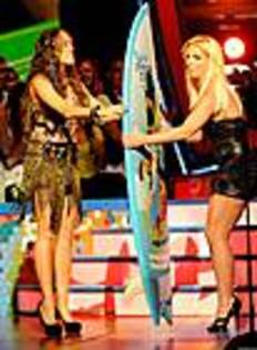 miley-cyrus_COM-teenchoiceawards2009-pre009