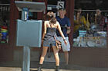 miley-cyrus_COM-thelastsong-filming2009aug10-010 - aproape toate pozele mele cu Miley si Hannah