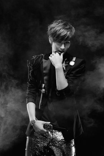 (se uita;o privi intens) Ea e potrivita.