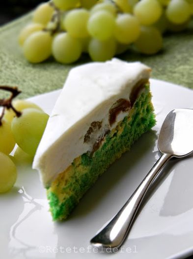 Prajitura cu struguri - Platouri cu dulciuri