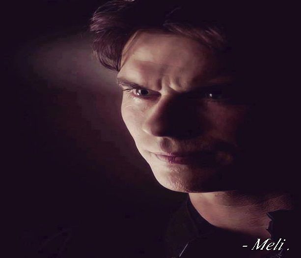 -cl*duc o mana la tampla si ma incrunt*Iti zisai cu un motiv,acum daca esti draguta:)); *fac o pauza scurt si ma uit in sus,apoi la tine ca semn sa te opresti;3*
