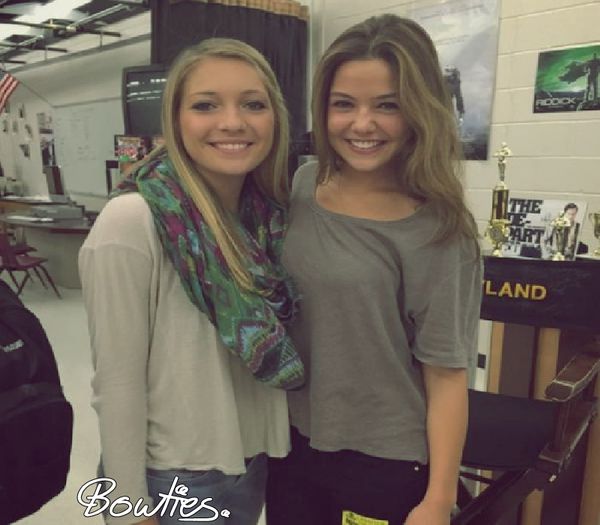 awww, te iubesc mult. ¤sare în braţele lui şi îl sărută¤