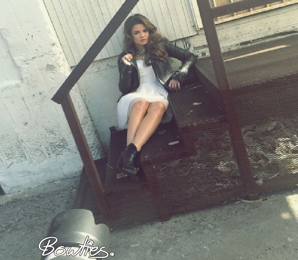 doar spune-mi... iar te provoc? ¤râde şi se îndepărtează de el¤ mai bine?