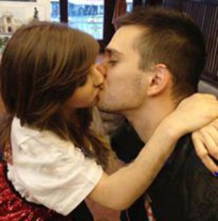 1233525_210935562405183_2146949781_n