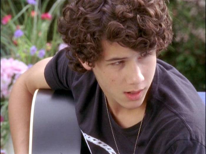 ZUEDPDQFEPRJFMWHCWG (44) - Nick Jonas