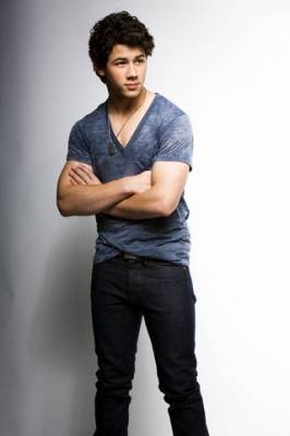 ZUEDPDQFEPRJFMWHCWG (54) - Nick Jonas