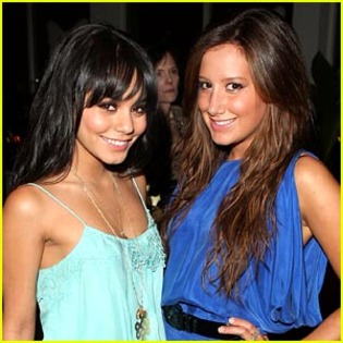 vanessa-hudgens-ashley-tisdale-lg-lovely