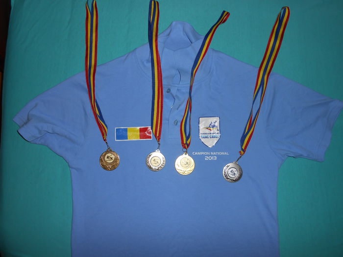 DSCN0163; medaliile de pe un campionat national
