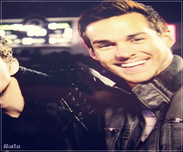 Ce faceam toti politicieni?:)))plus ca imi place sa ajut oameni (cl); tu unde mergi mai departe?#adda
