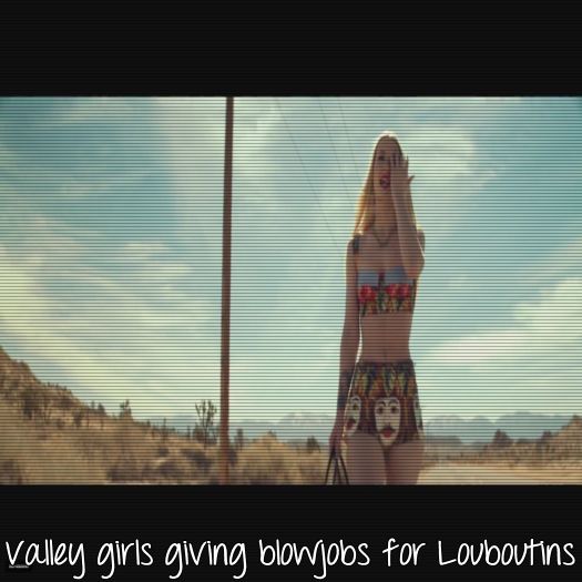 ➹`Петрова пожар.ϟ; *coboară din apartament și se uită la blondă*