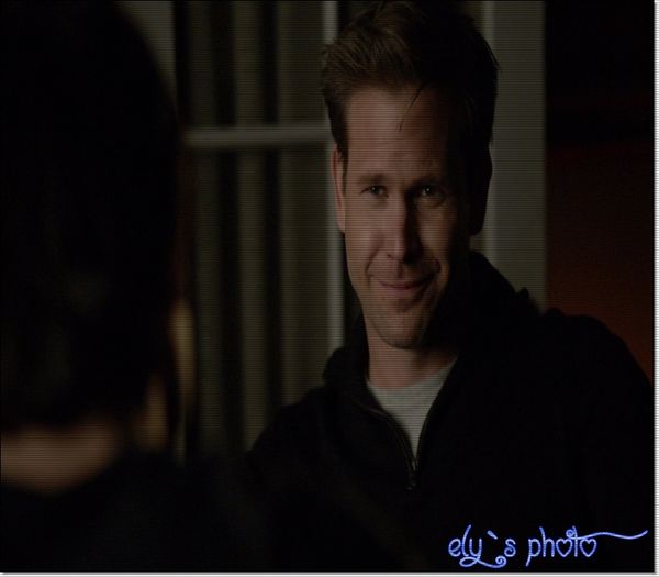 [oɴ ιѕlαɴd] Habar n-am. *se uita prin jur* Suntem pe o insula, oare o fi populata sau parasita?