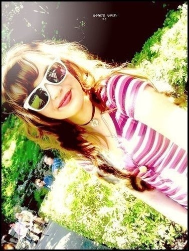 10239353_QBKNQGLPJ - Demi Lovato