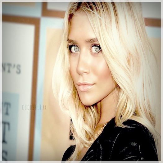 █ ▄→ -îi dă una peste mână- numi atinge părul zuzo.