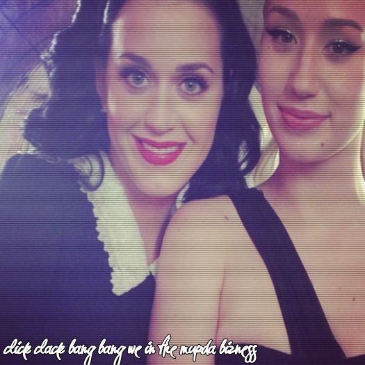 ➹`Петрова пожар.ϟ; Și eu care vroiam să-i dau foc la păr... *se uită CL; după ea* #Renata ; Mă gândesc, tu ? #Adda
